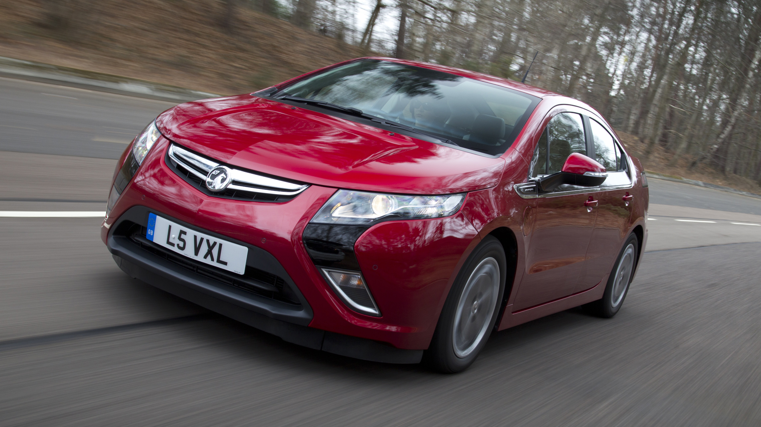 buyers_guide_-_vauxhall_ampera_2014_-_front_quarter.jpg