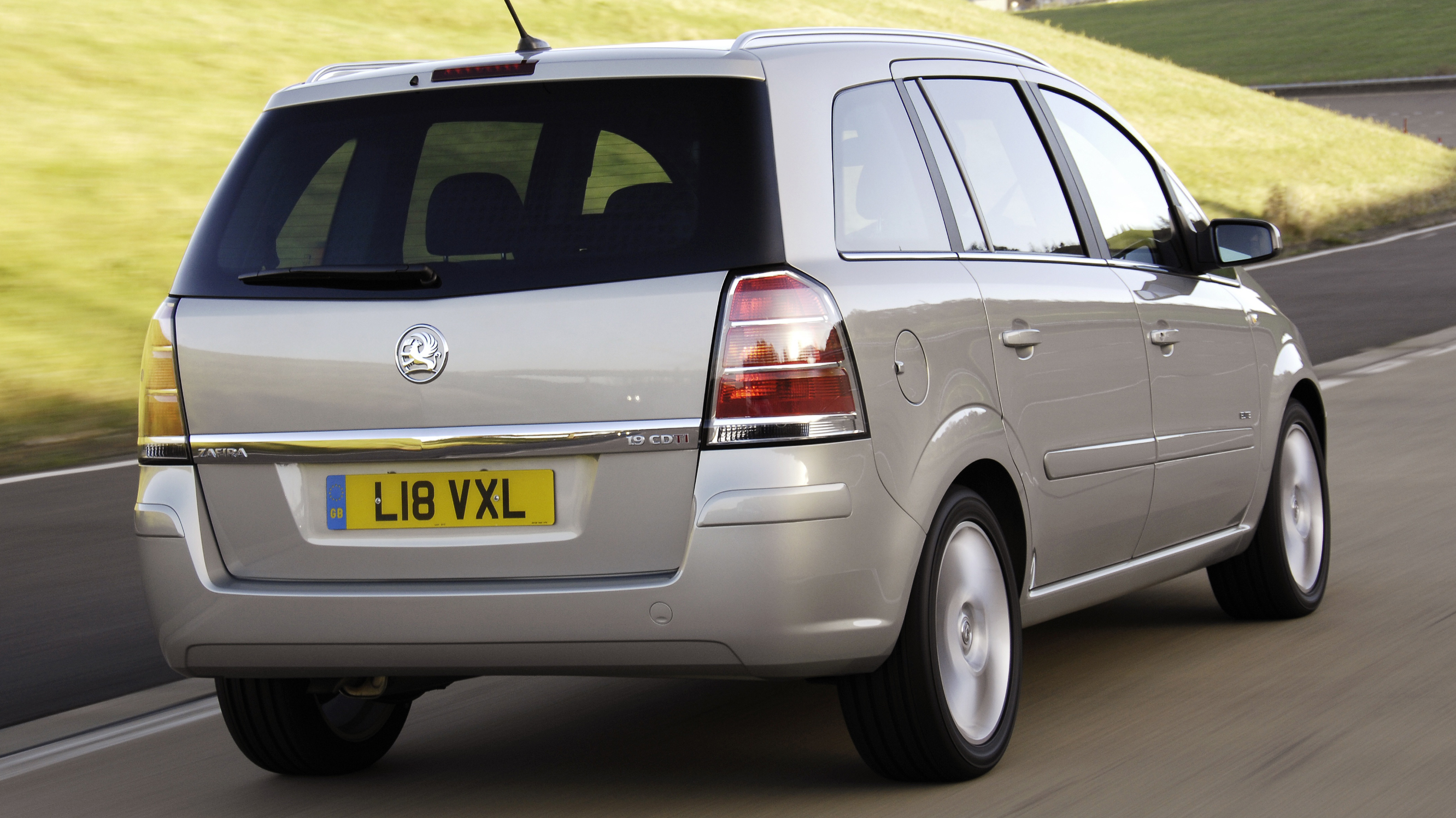 buyers_guide_-_vauxhall_zafira_2014_-_rear_quarter.jpg