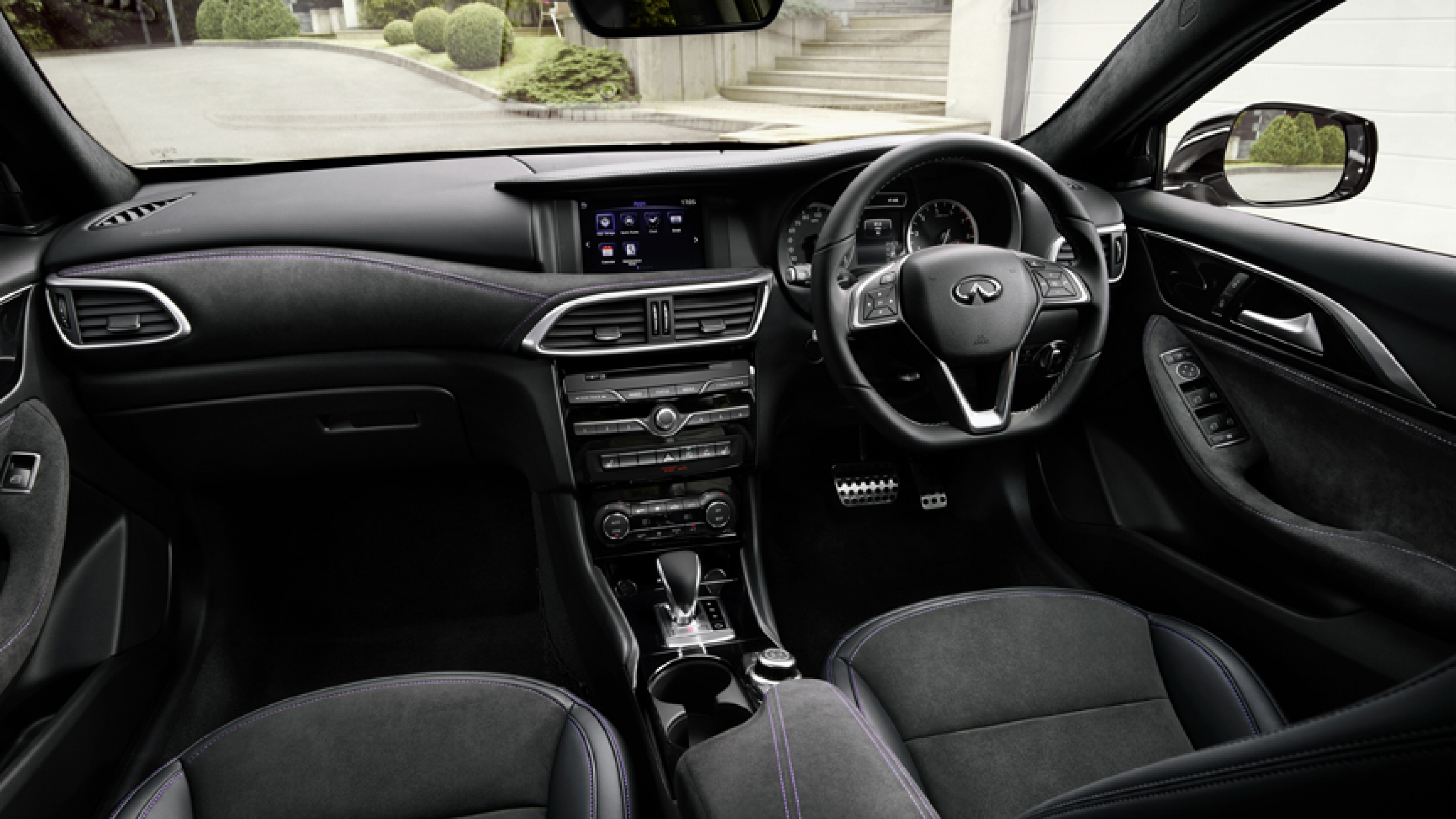 medium-3638-infinitiq30anewtypeofpremiumcompactcar-22.jpg