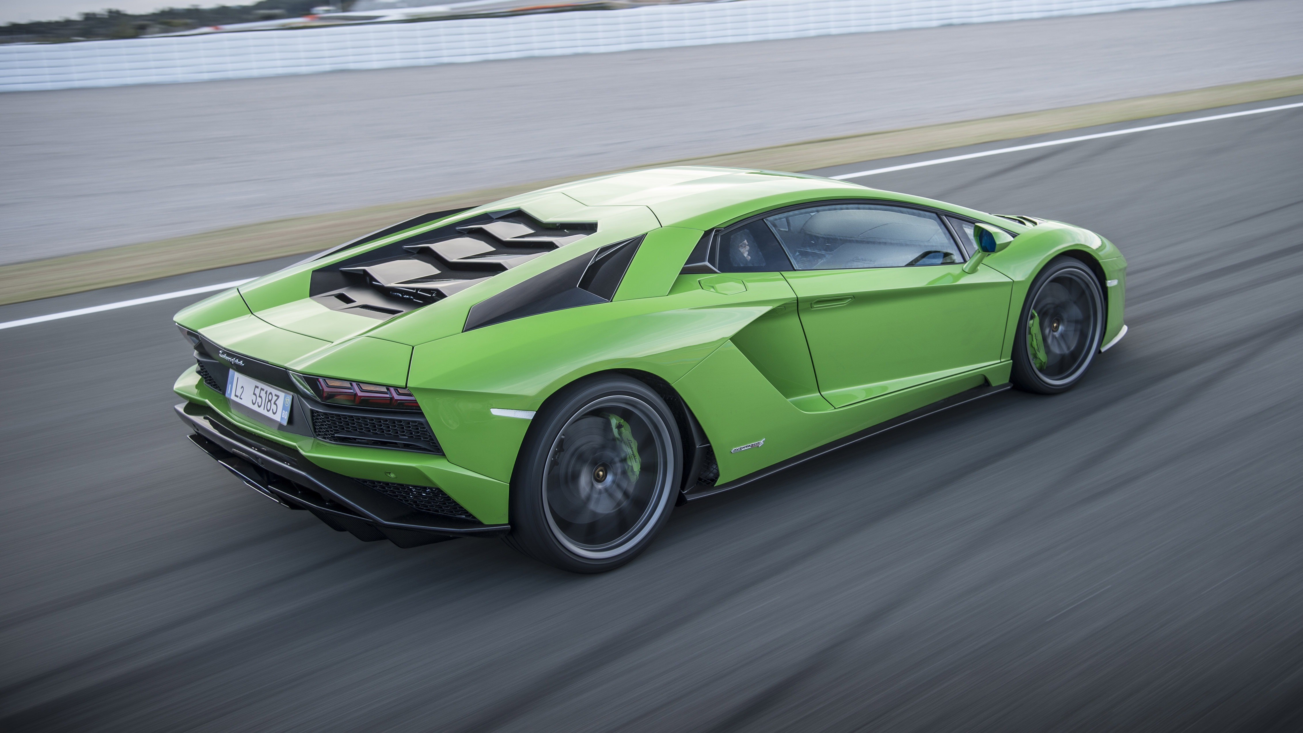 aventador-s_green_040.jpg