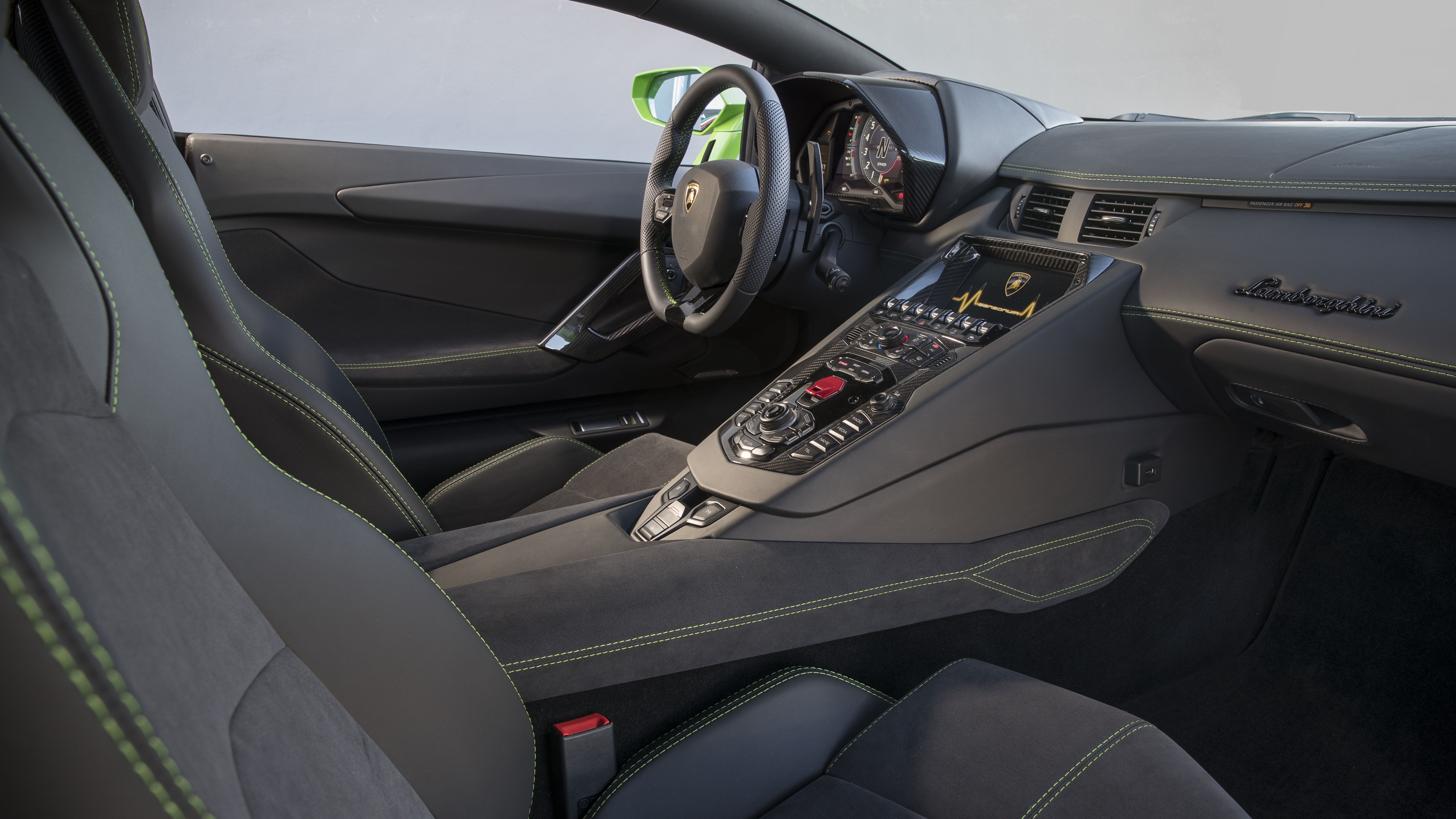 aventador-s_green_075.jpg