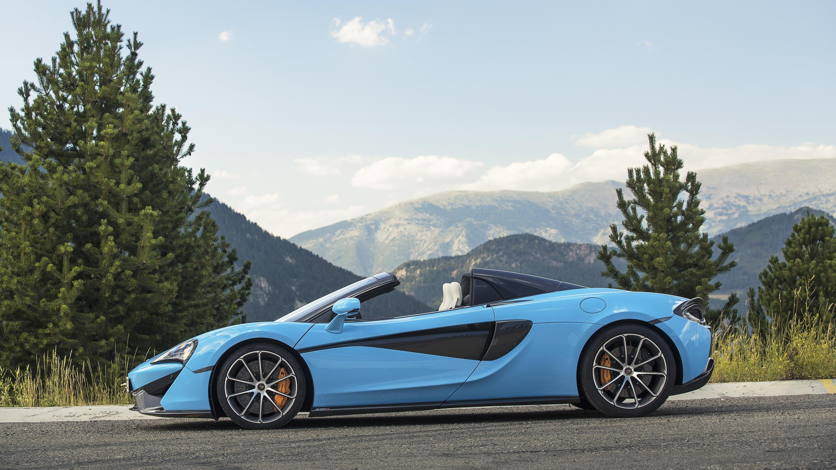 1417661_mclaren_570s_spider_drive-0013.jpg