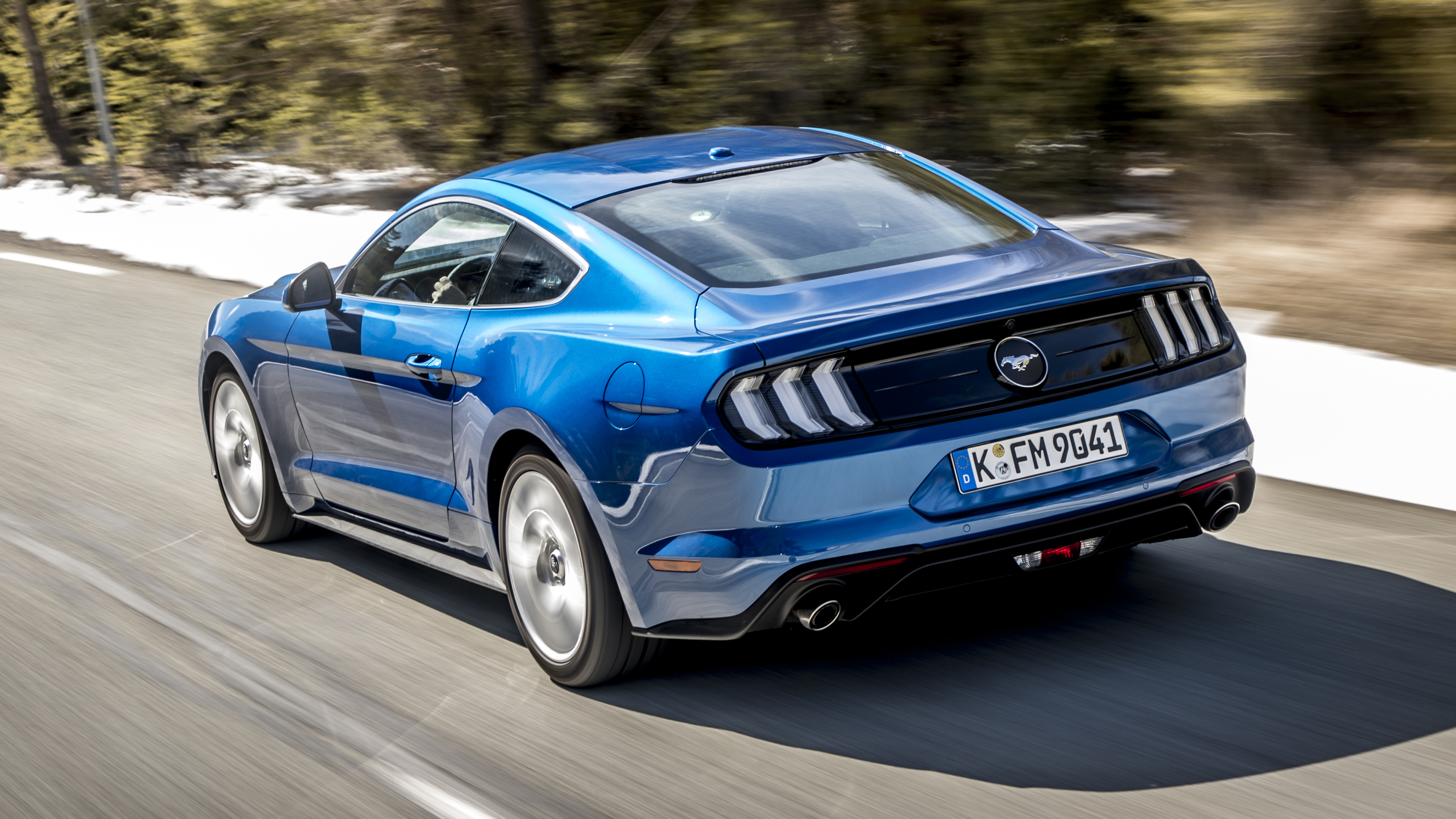 mustang_lightning_blue_012.jpg