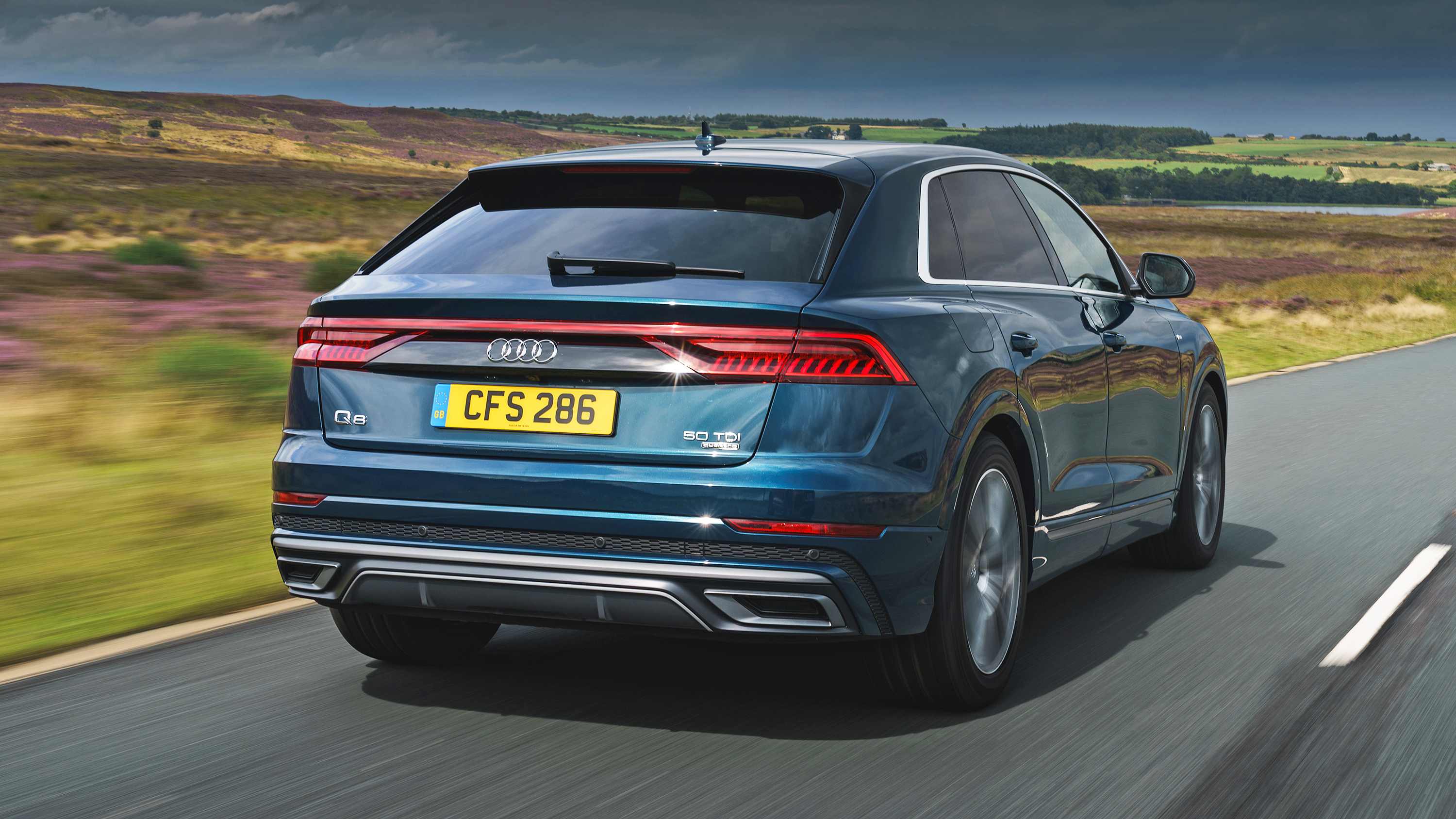 audi_q8_s_017.jpg