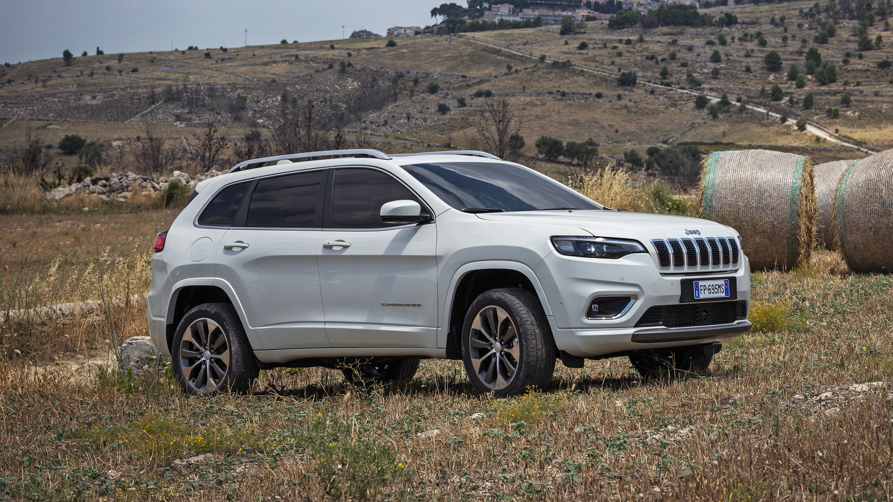 new_jeep_cherokee_overland_34.jpg