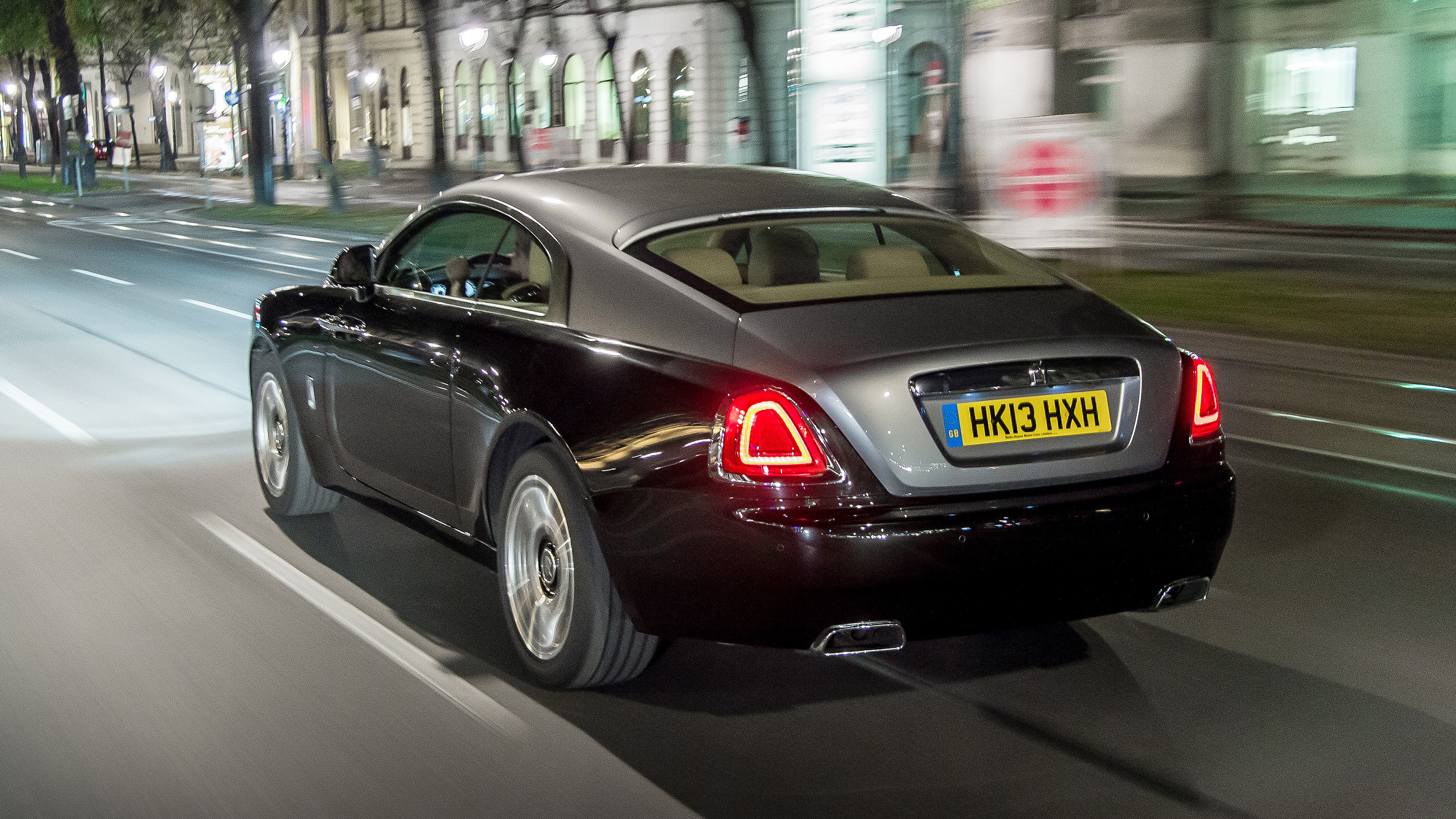 p90133138_highres_rolls-royce-wraith.jpg