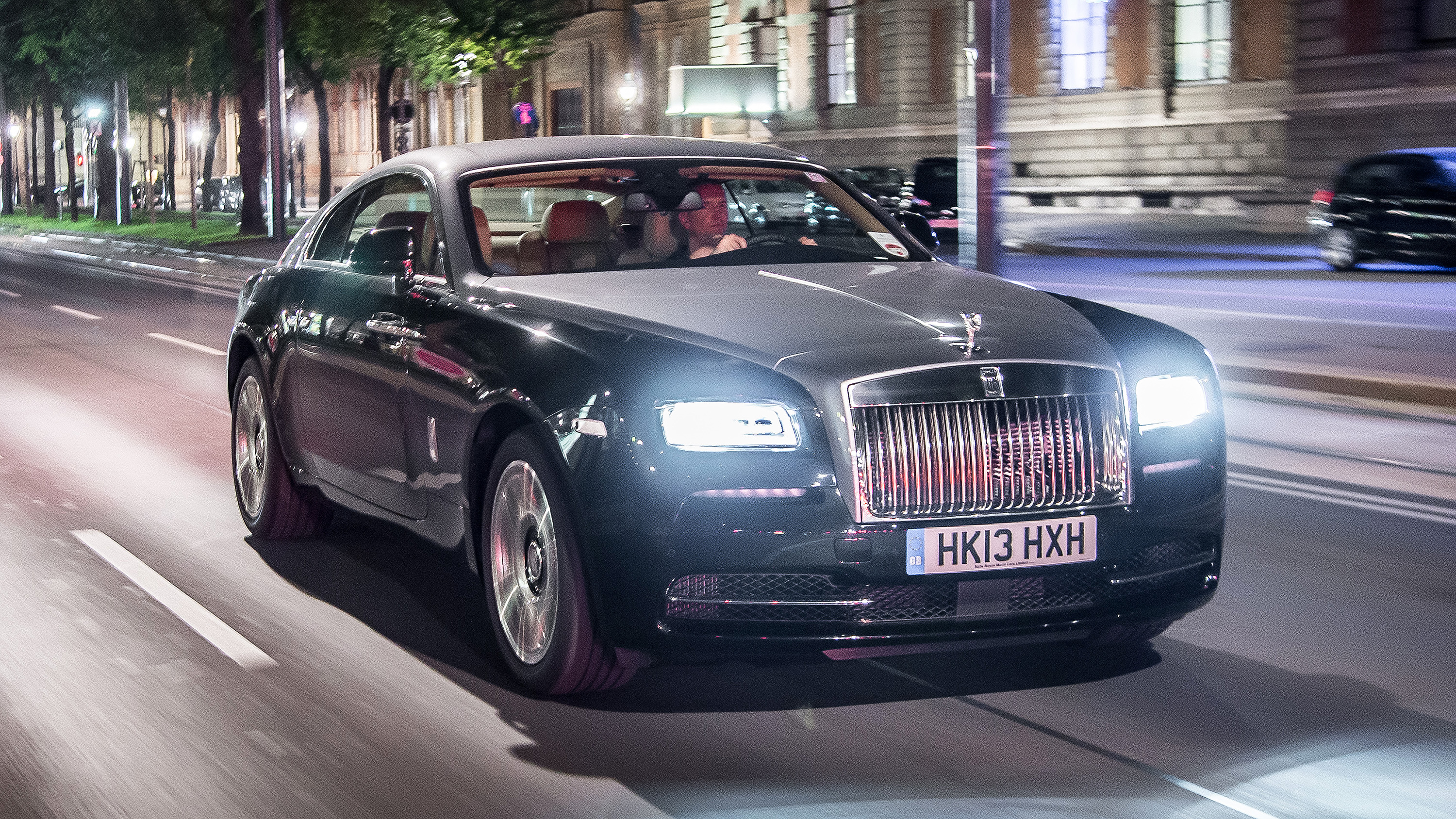 p90133139_highres_rolls-royce-wraith.jpg