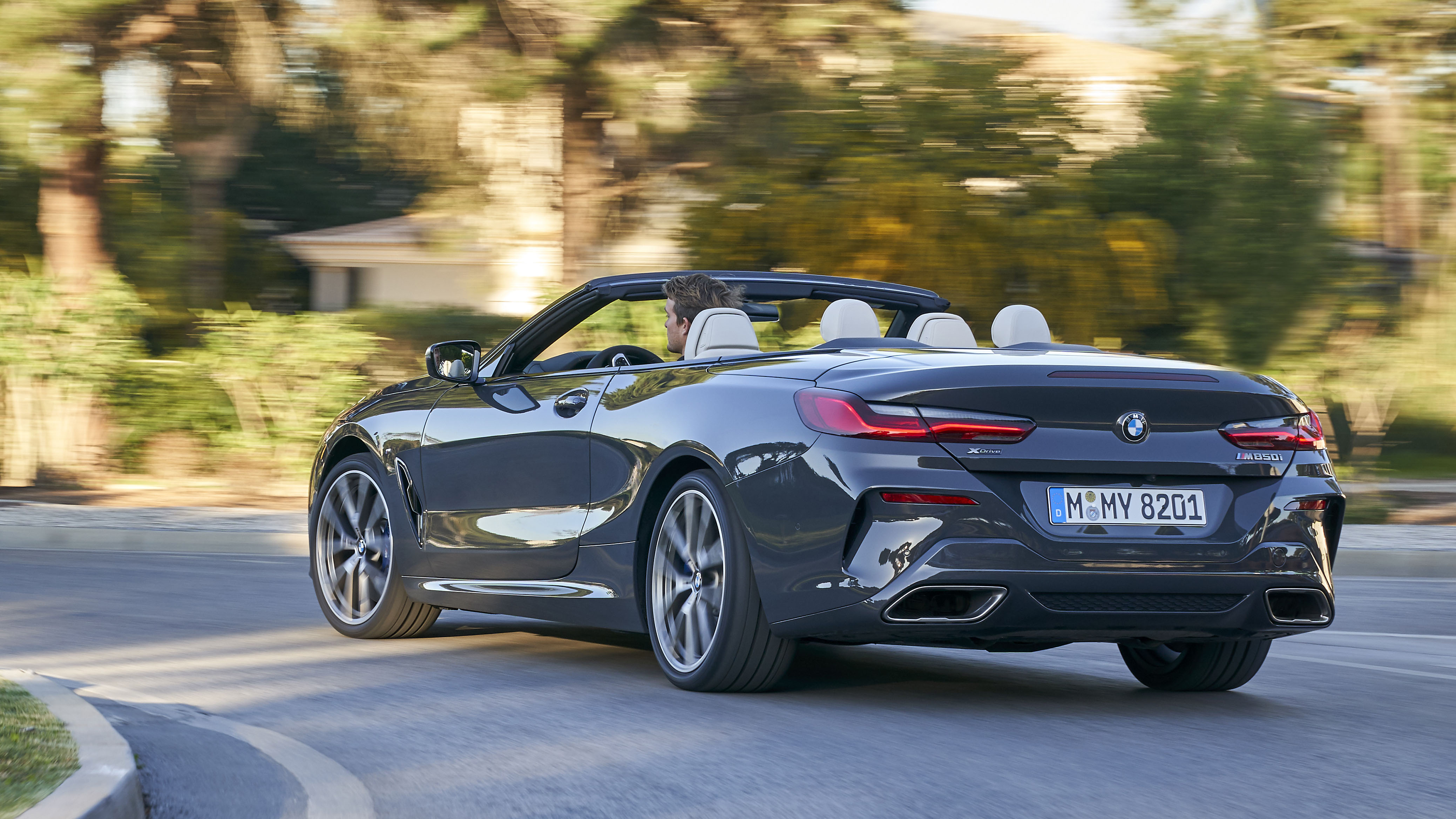 bmw_m850i_xdrive_convertible_39.jpg