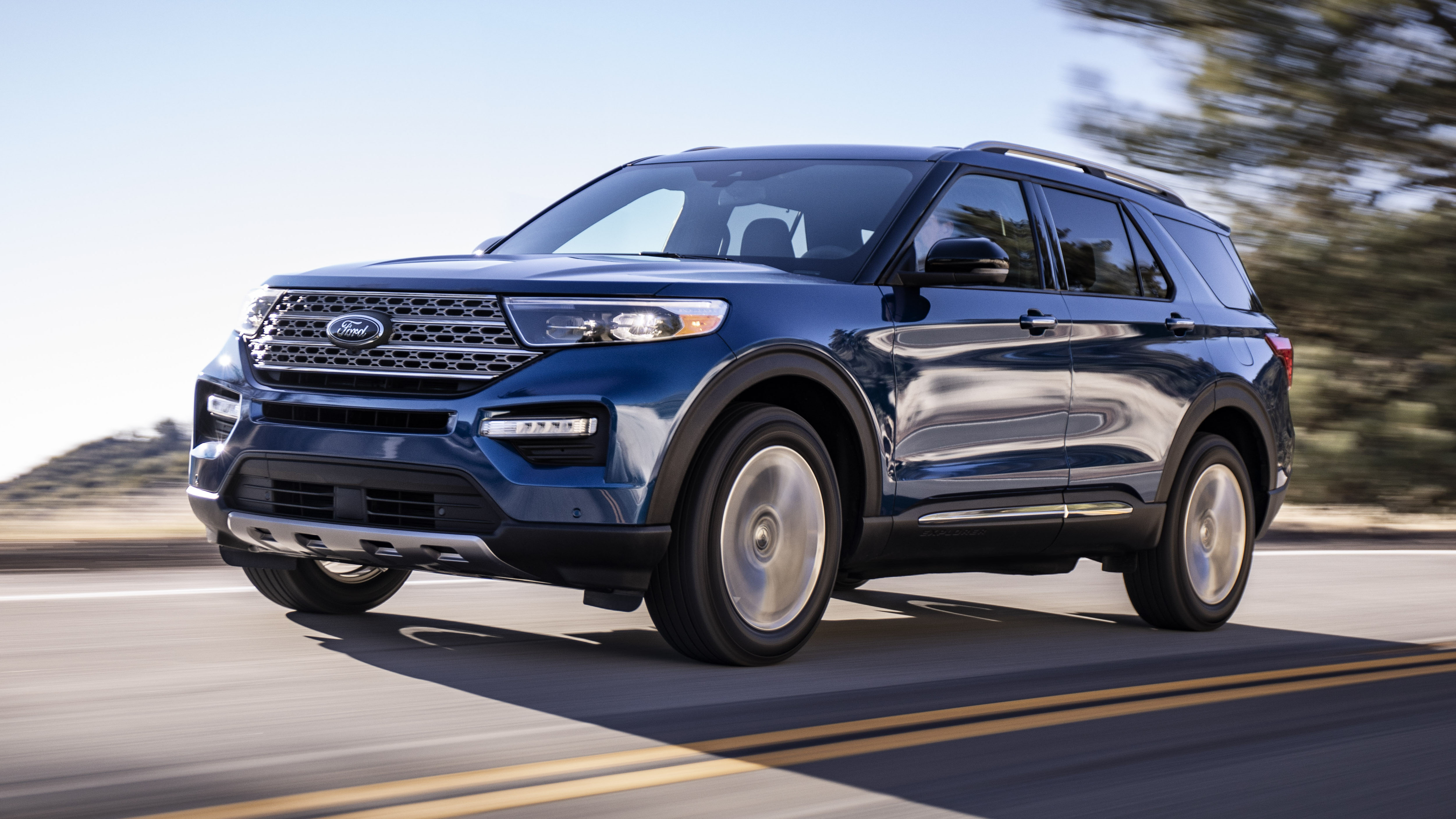 3-ford-explorer-limited.jpg