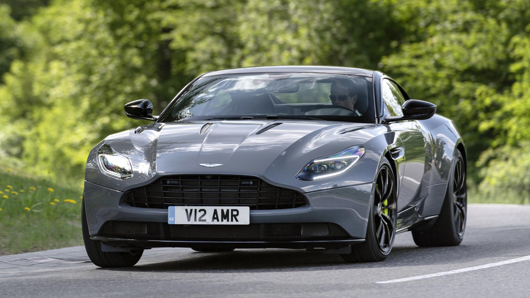 aston_martin_db11_amr_china_grey_23945.jpg