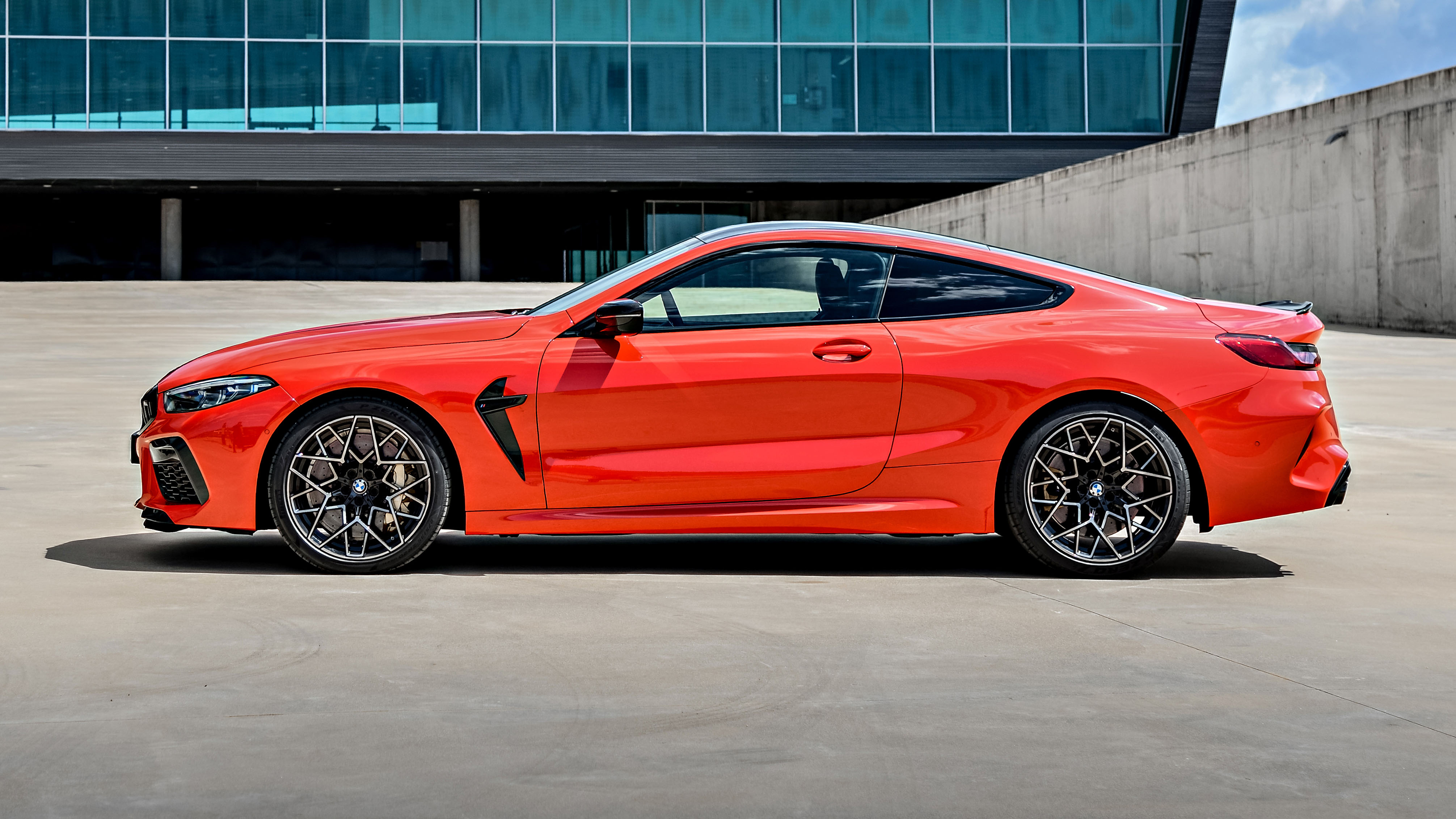 bmw_m8_coupe_fire_red_025.jpg