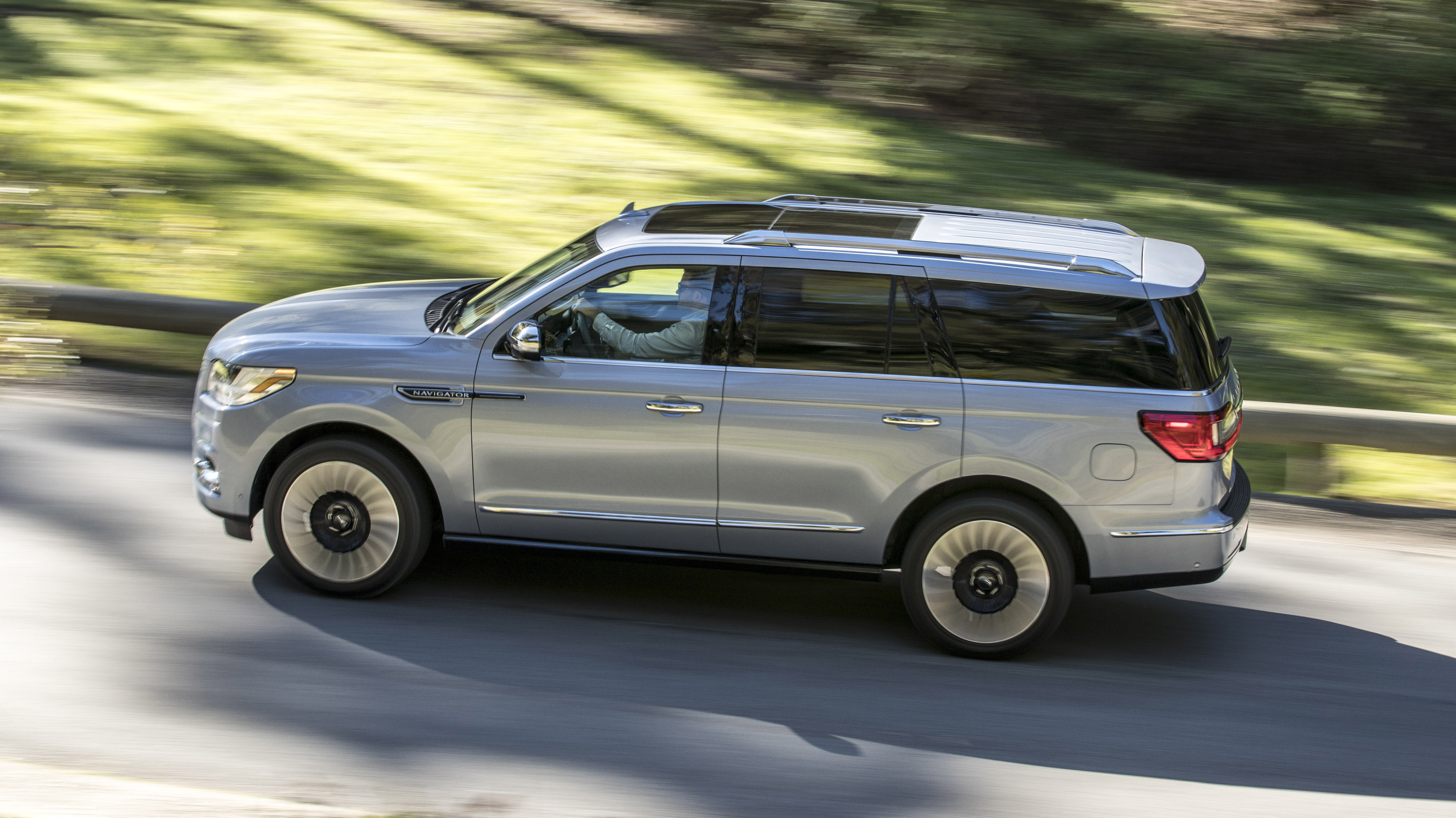 18lincolnnavigator_07_hr.jpg