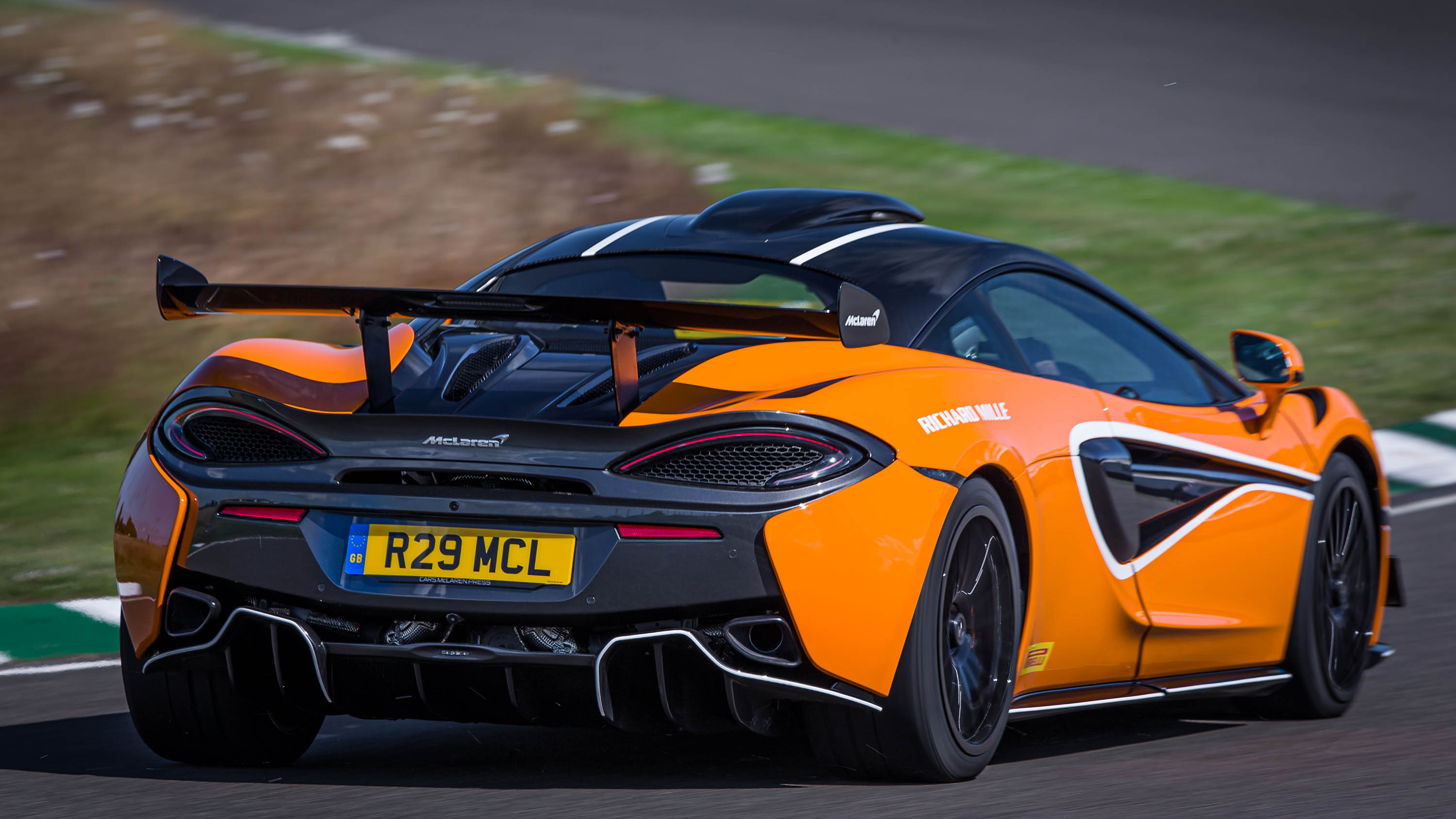 mclaren_620r_media_drives_109_3.jpg