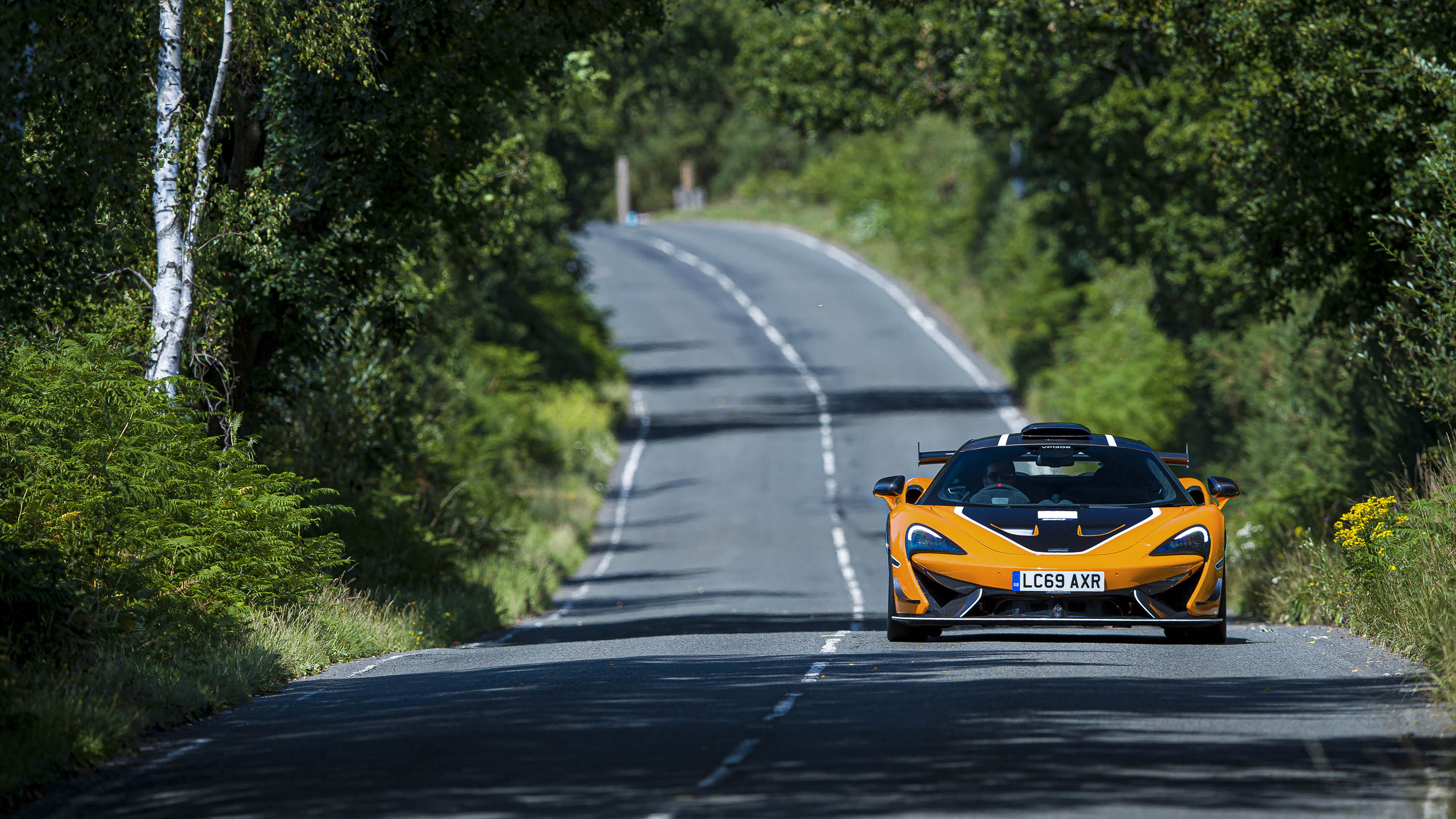 mclaren_620r_media_drives_40_4.jpg