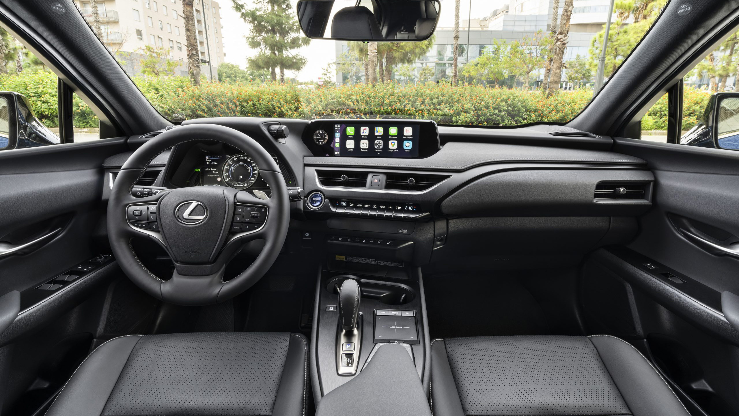 lexus_ux_300e_dpl_001-scaled.jpg