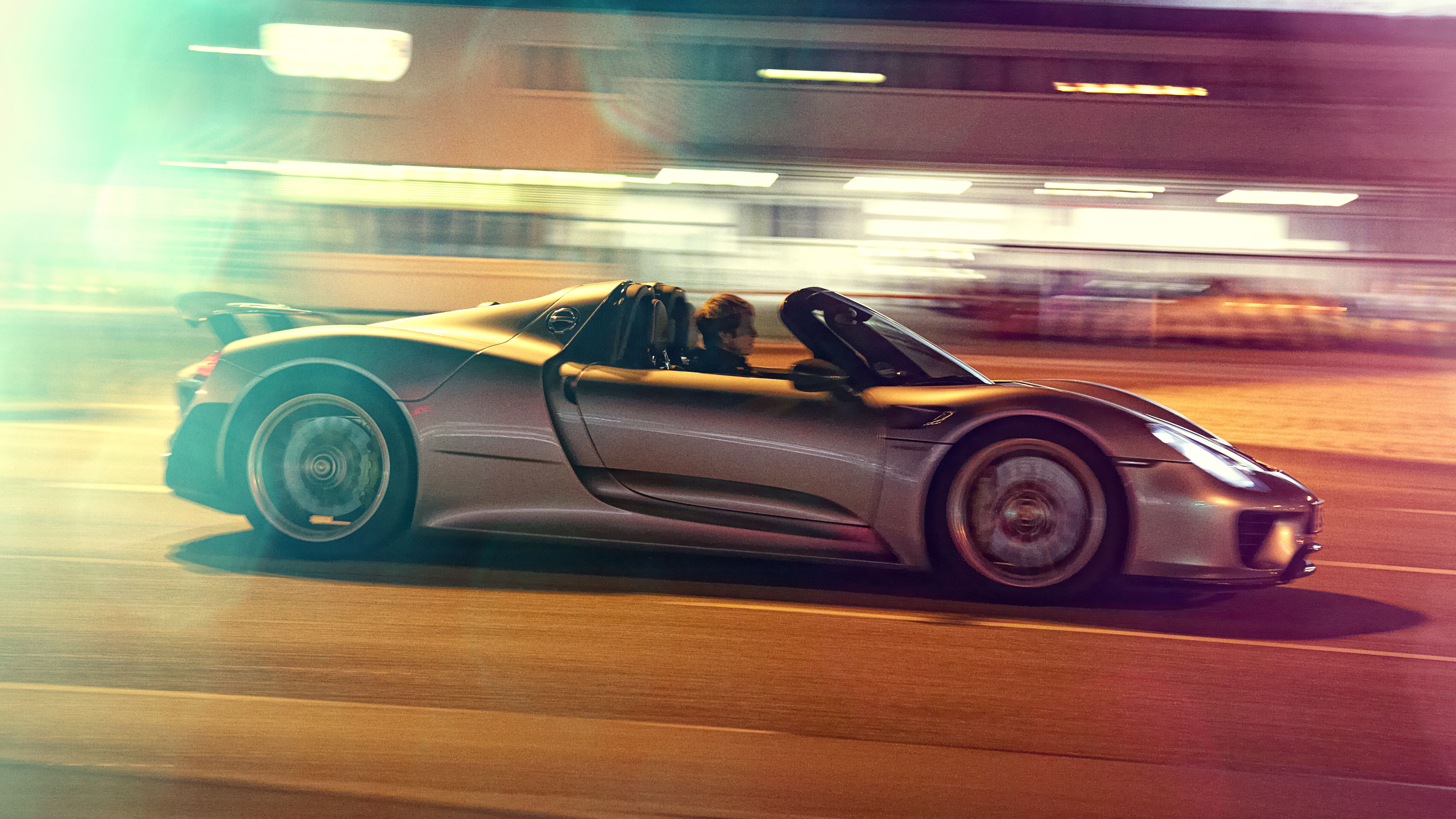 porsche_918_10.jpg