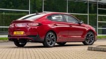 hyundai-i30-fastback-uk-1020-07.jpg