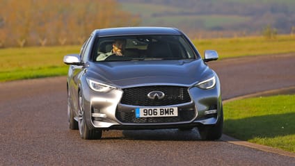 Infiniti Q30 front action