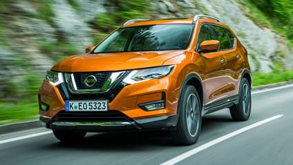 Nissan X-Trail front quarter