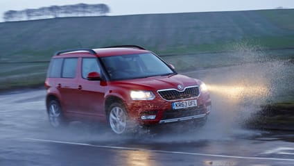 Skoda Yeti red front quarter