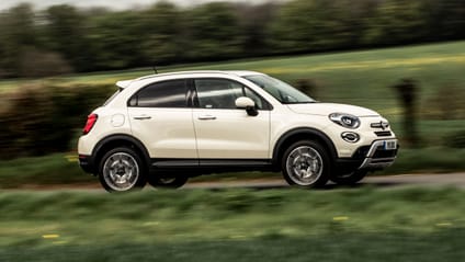 Fiat 500X side quarter white