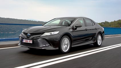 toyota-camry-hybrid-exterior-dynamic-not-uk-spec-26.jpg