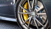 aston_martin_vantage_n430_2dr_-_interior_4_-_2014.jpg