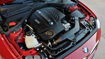 bmw_2_series_220d_se_2dr_-_interior_2_-_2014.jpg