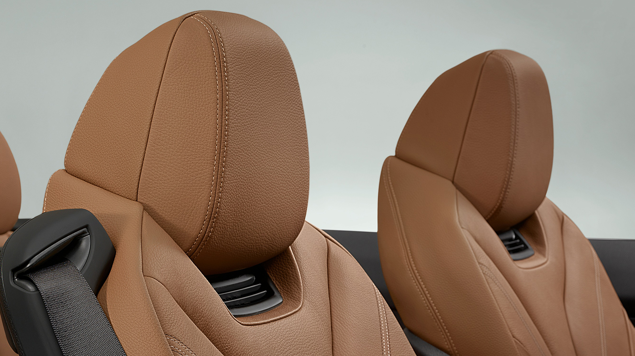 bmw_4_series_435i_luxury_2dr_-_interior_2_-_2014.jpg