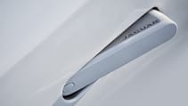jaguar_f-type_3.0_supercharged_v6_coupe_2dr_-_interior_3_-_2014.jpg