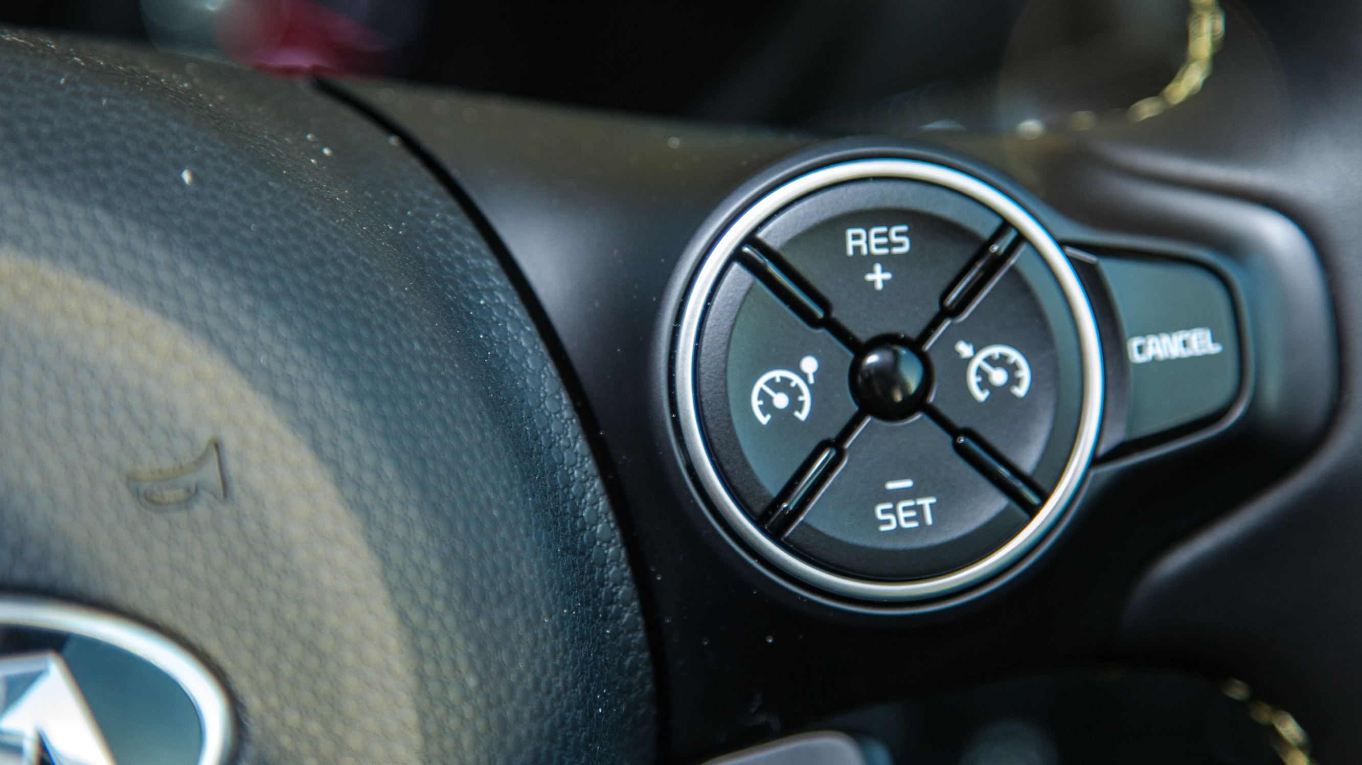 kia_soul_1.6_crdi_2_5dr_-_interior_4_-_2014.jpg
