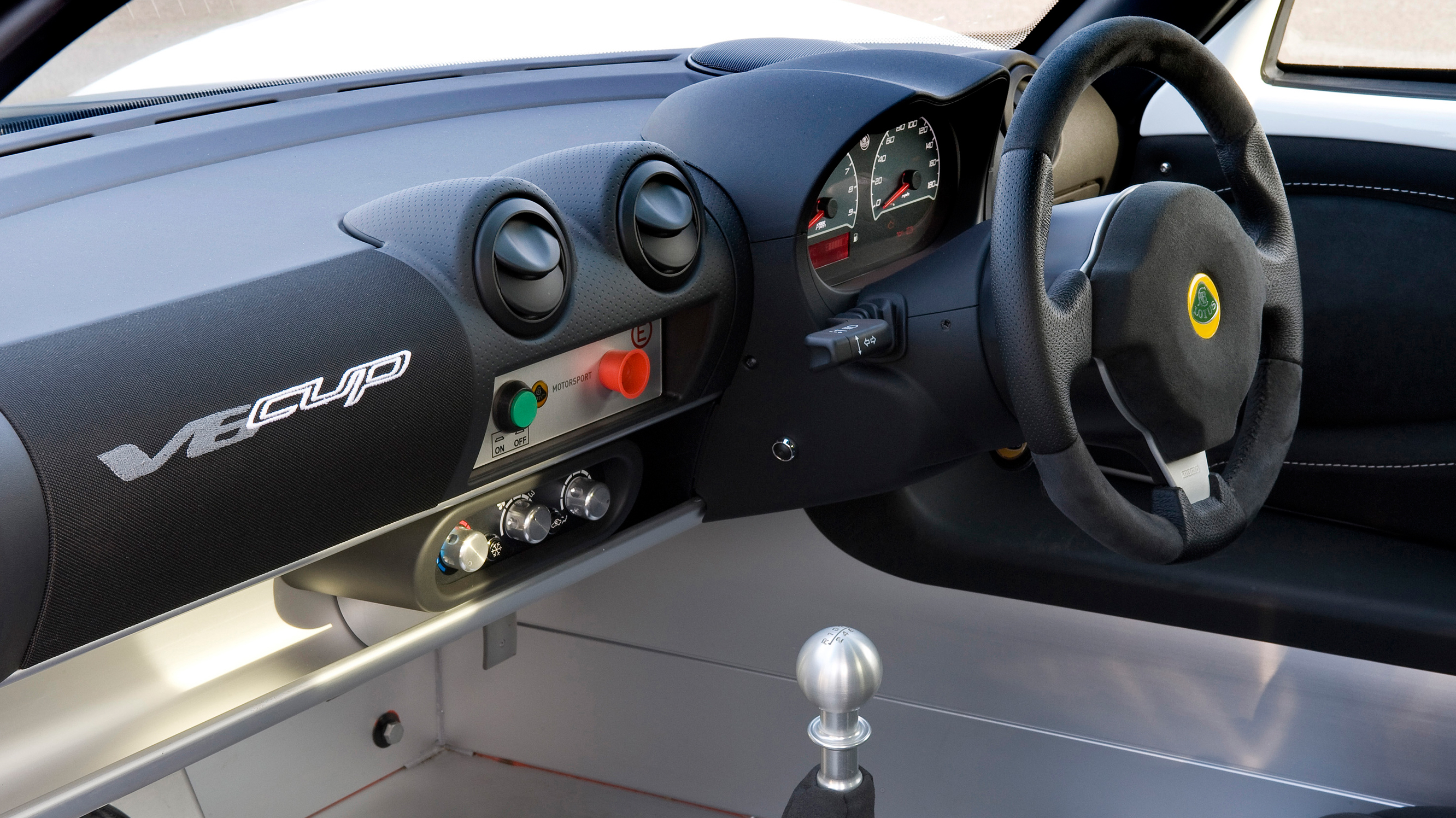 lotus_exige_cup_3.5_v6_2dr_-_interior_2_-_2014.jpg