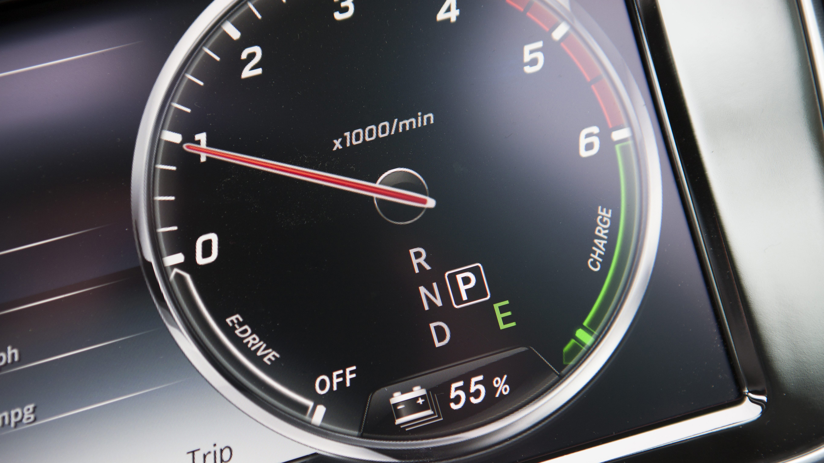 mercedes-benz_s_class_s300l_bluetec_hybrid_amg_line_4dr_-_interior_4_-_2014.jpg