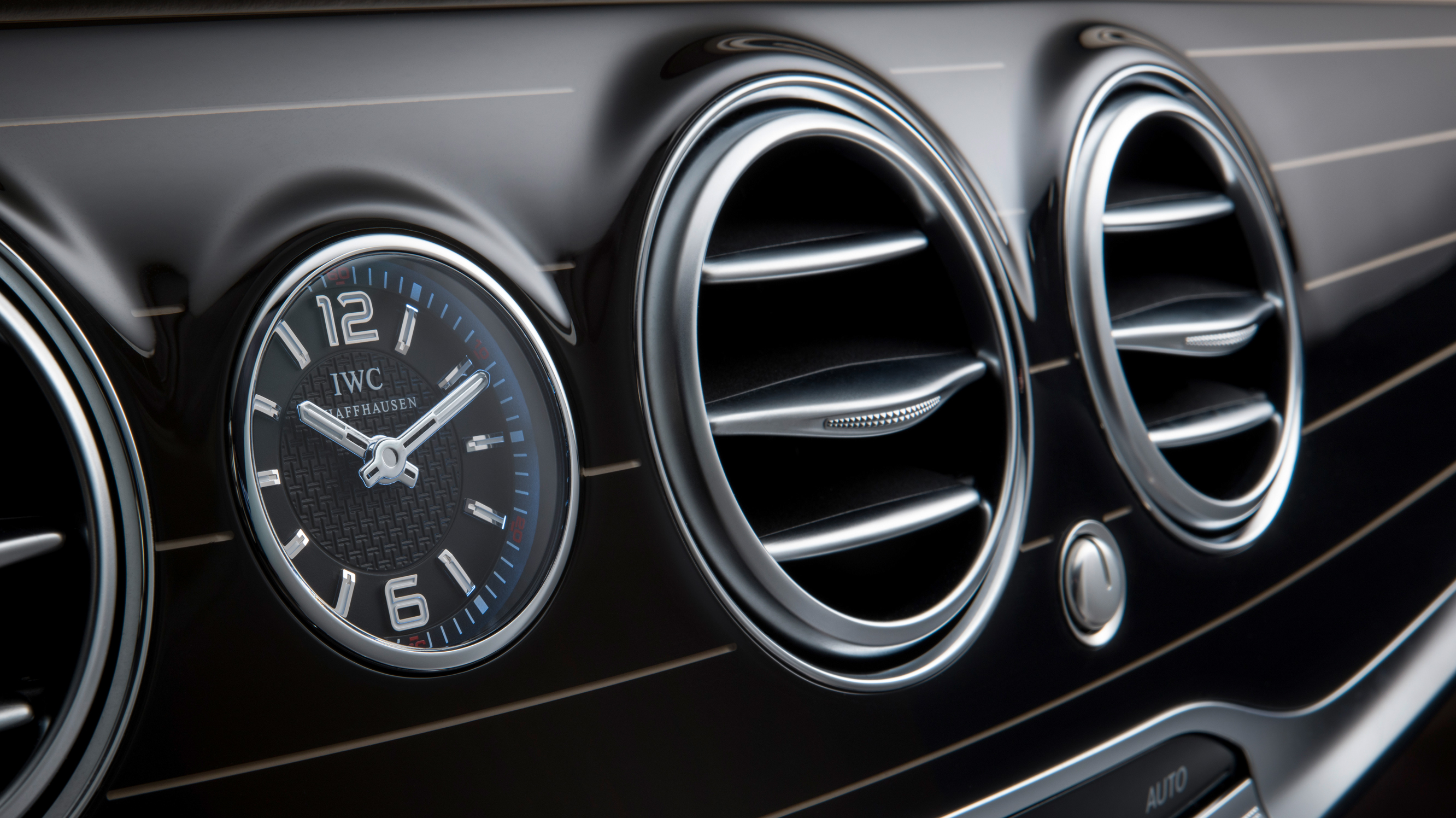 mercedes-benz_s_class_s63_2dr_auto_-_interior_2_-_2014.jpg