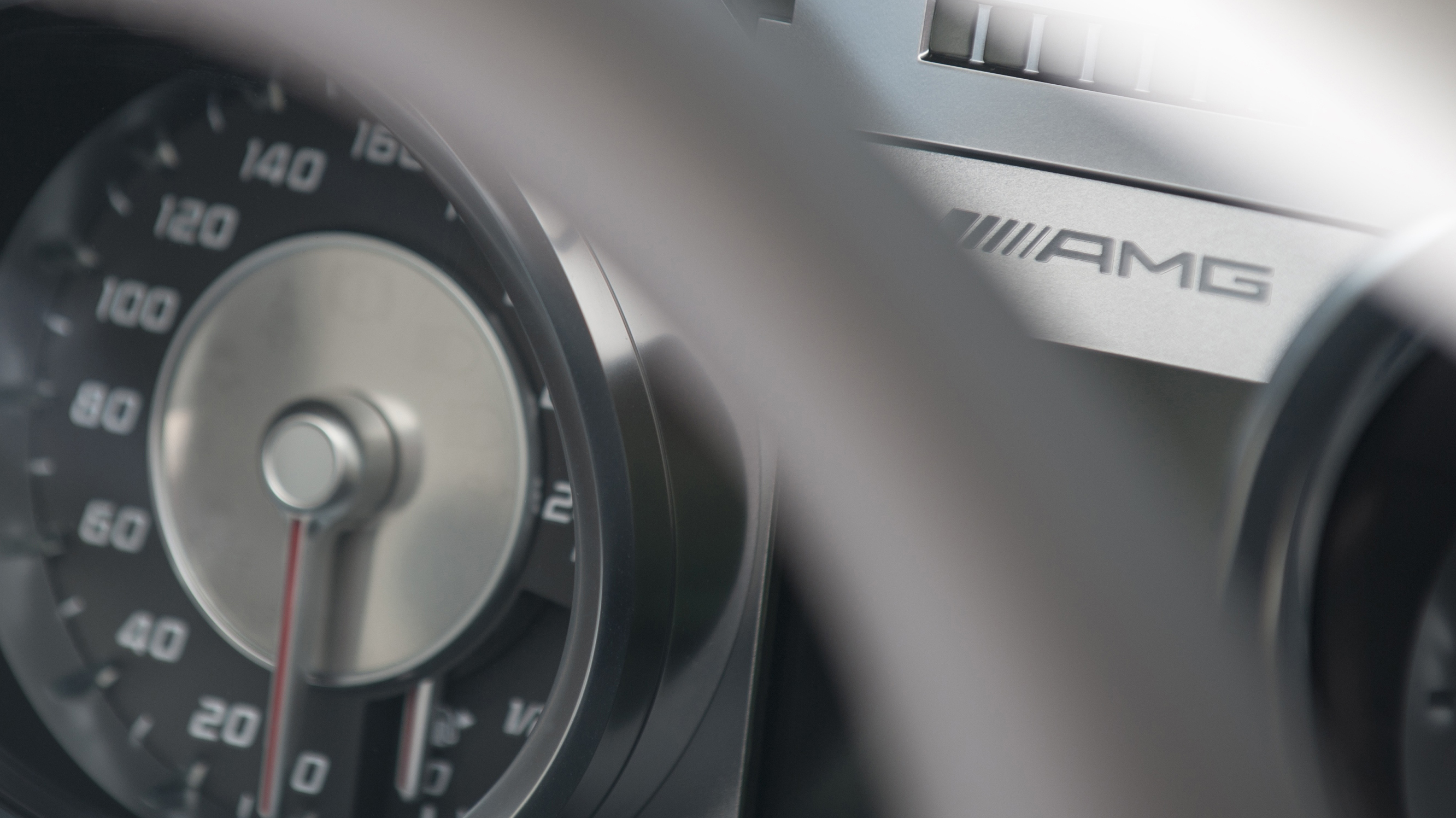 mercedes-benz_sls_63_2dr_auto_-_interior_2_-_2014.jpg