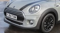 mini_hatchback_1.5_cooper_d_3dr_-_interior_2_-_2014.jpg