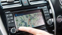 nissan_micra_1.2_dig-s_acenta_5dr_-_interior_2_-_2014.jpg