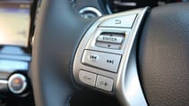 nissan_quashqai_1.6_dci_acenta_5dr_-_interior_3_-_2014.jpg