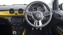 vauxhall_adam_1.0t_ecoflex_rocks_air_3dr_-_interior_3_-_2014.jpg