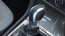 volkswagen_golf_e-golf_5dr_auto_-_interior_2_-_2014.jpg