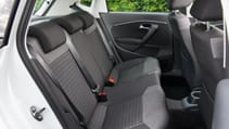 volkswagen_polo_1.0_75_se_5dr_-_interior_2_-_2014.jpg