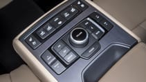 955477_hyundai_genesis_068.jpg