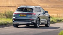 Audi Q4 e-tron vs Skoda Enyaq iV Top Gear 2021