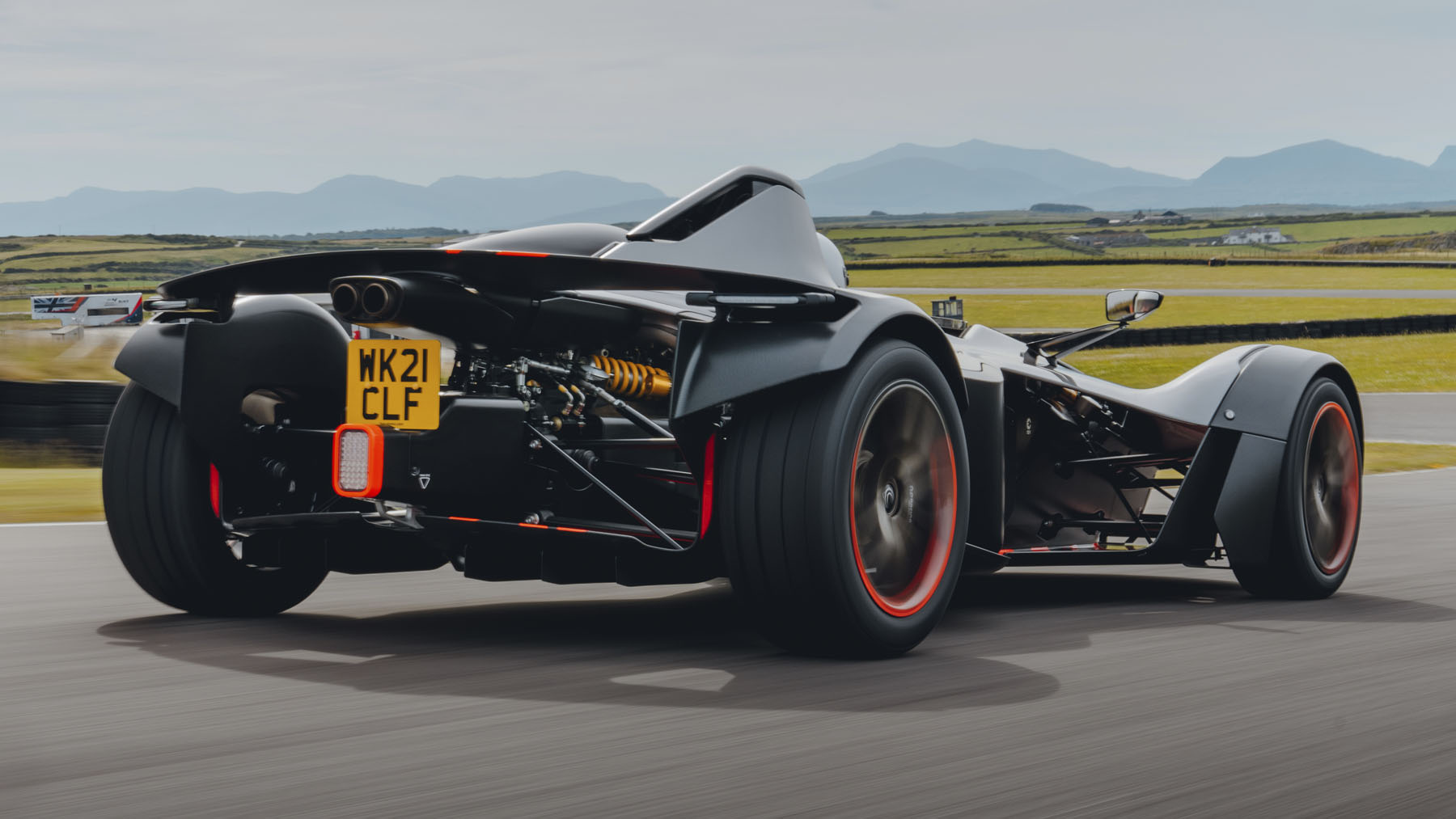 BAC MONO R vs bike