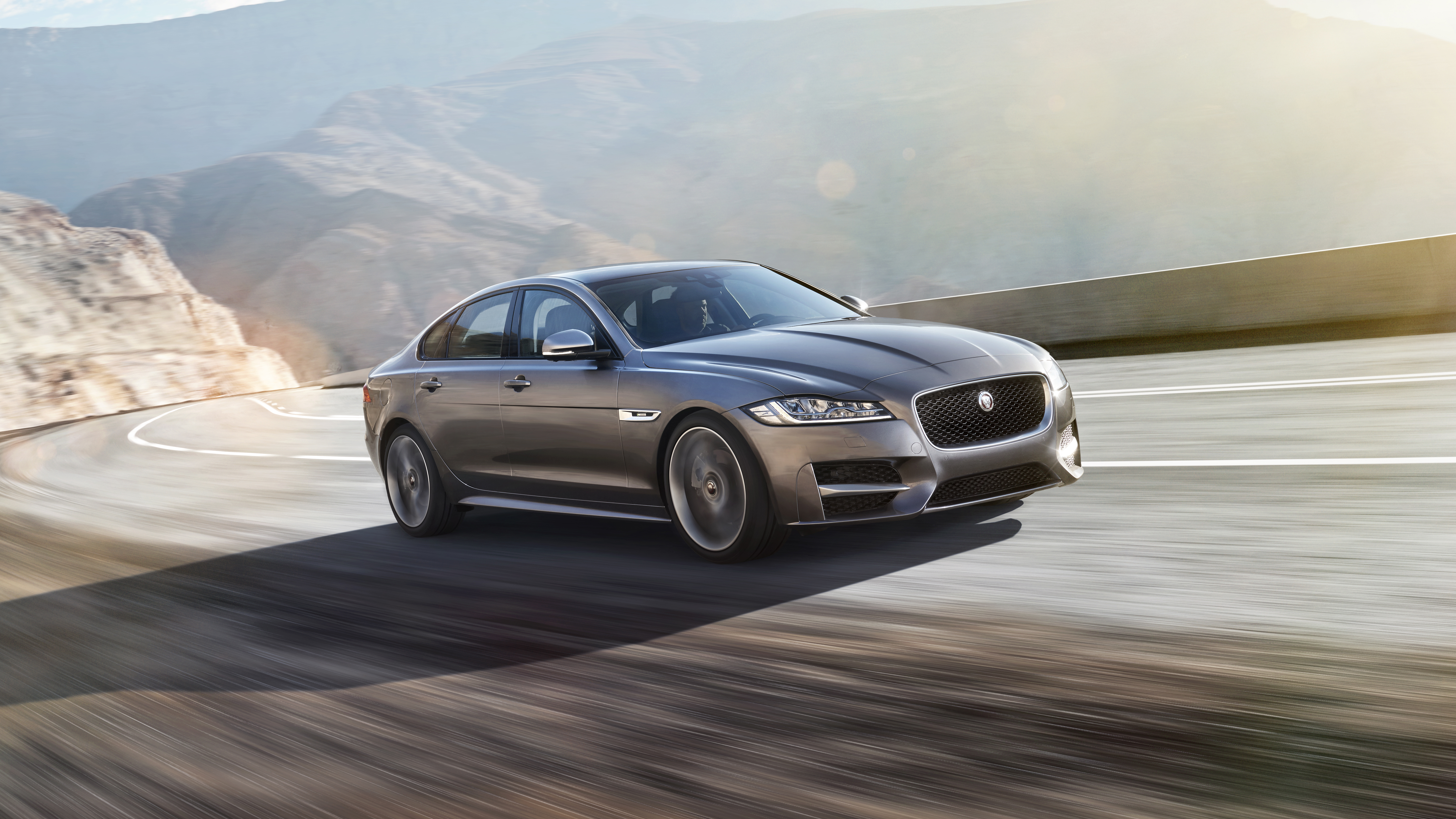 jag_xf_r_sport_location_image_011415_03_106661.jpg