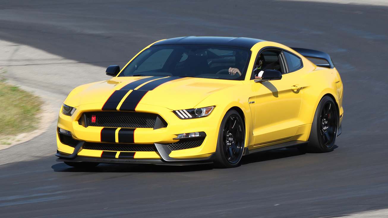 shelby-gt350r-grattan-07.jpg