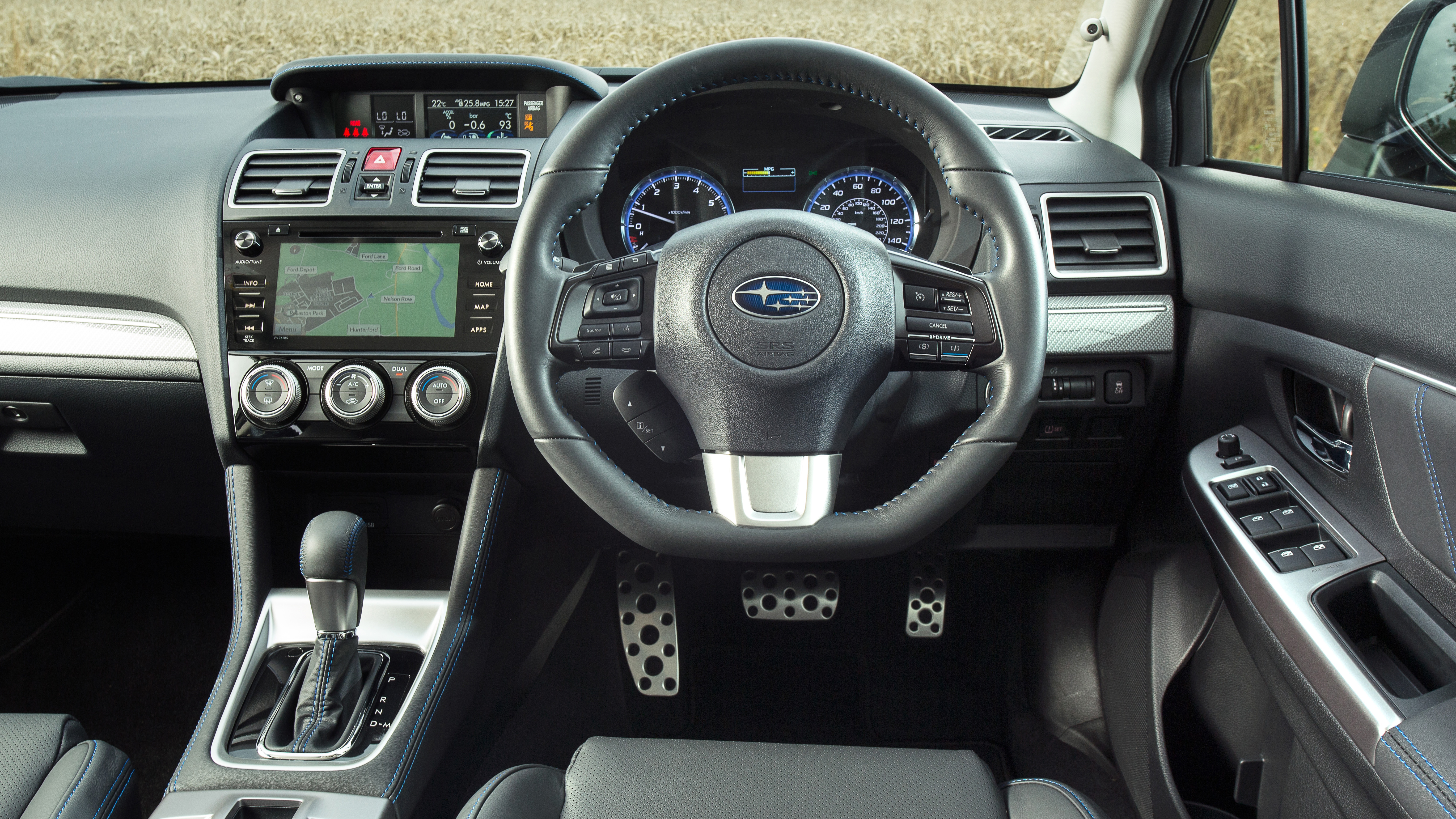 subaru_levorg_-_interior_2.jpg