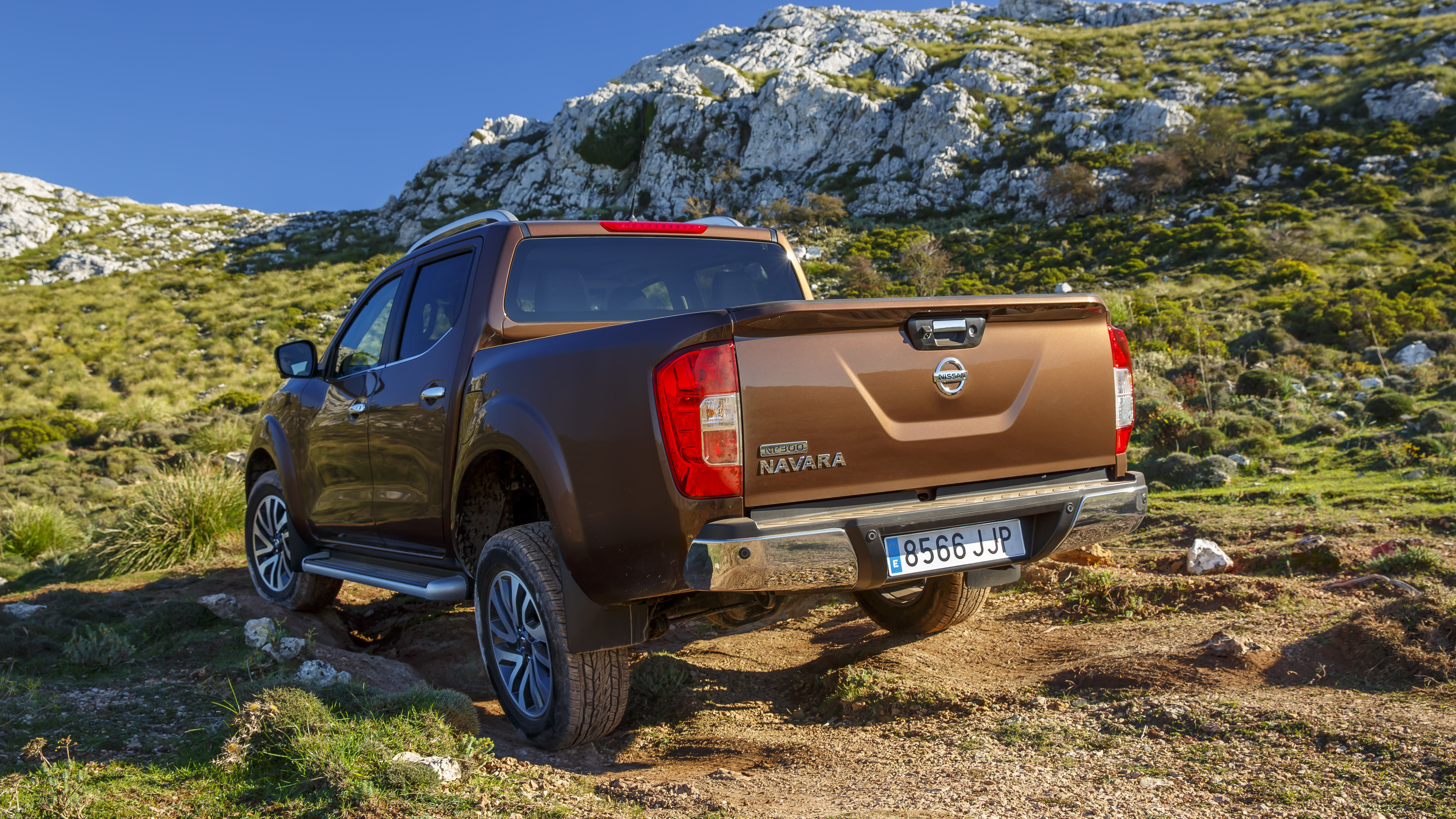 doublecab_navara199.jpg