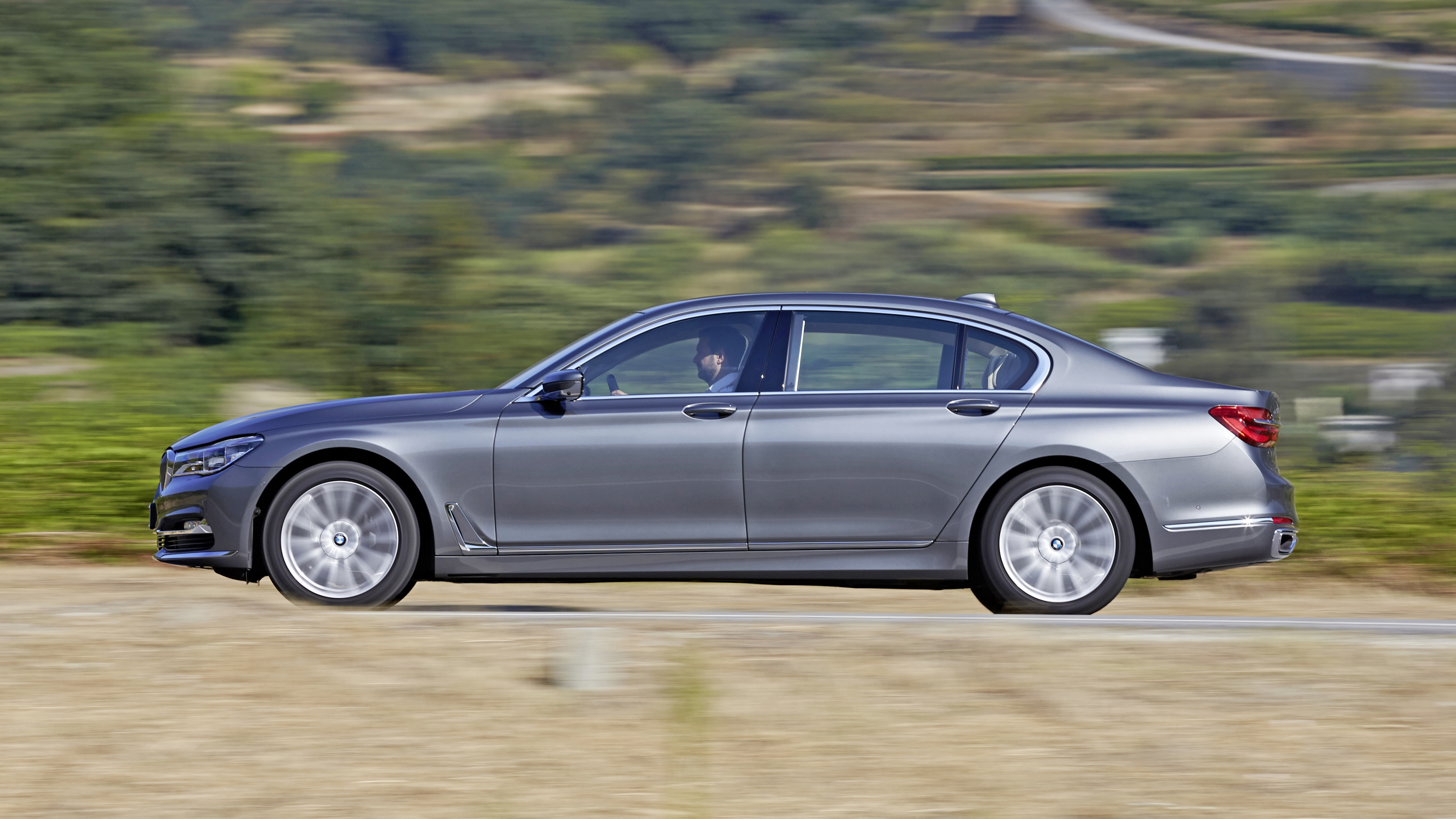 p90195383_highres_the-new-bmw-750li-xd.jpg