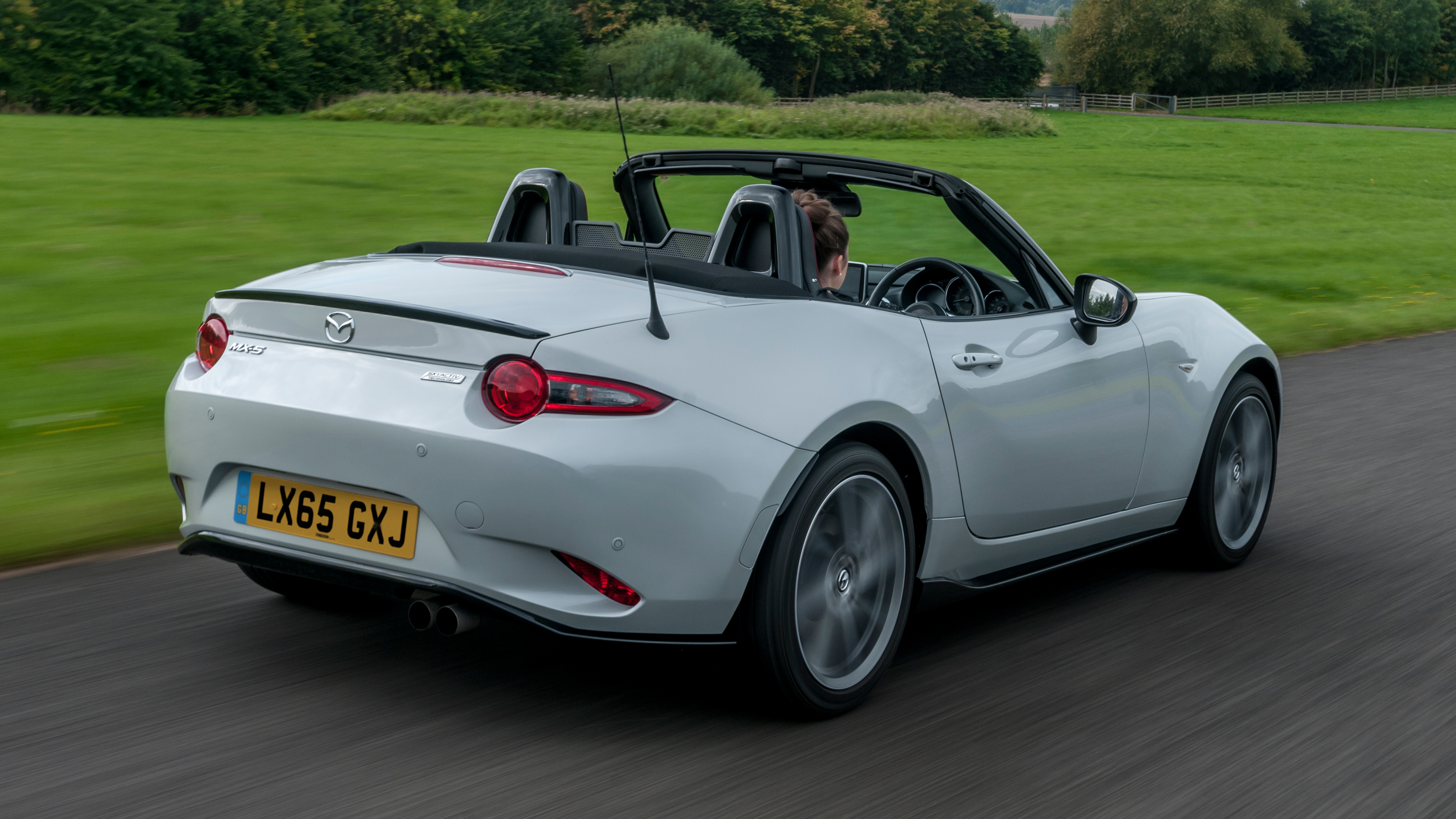 all-new-mazda-mx-5-sport-recaro-limited-edition-5.jpg